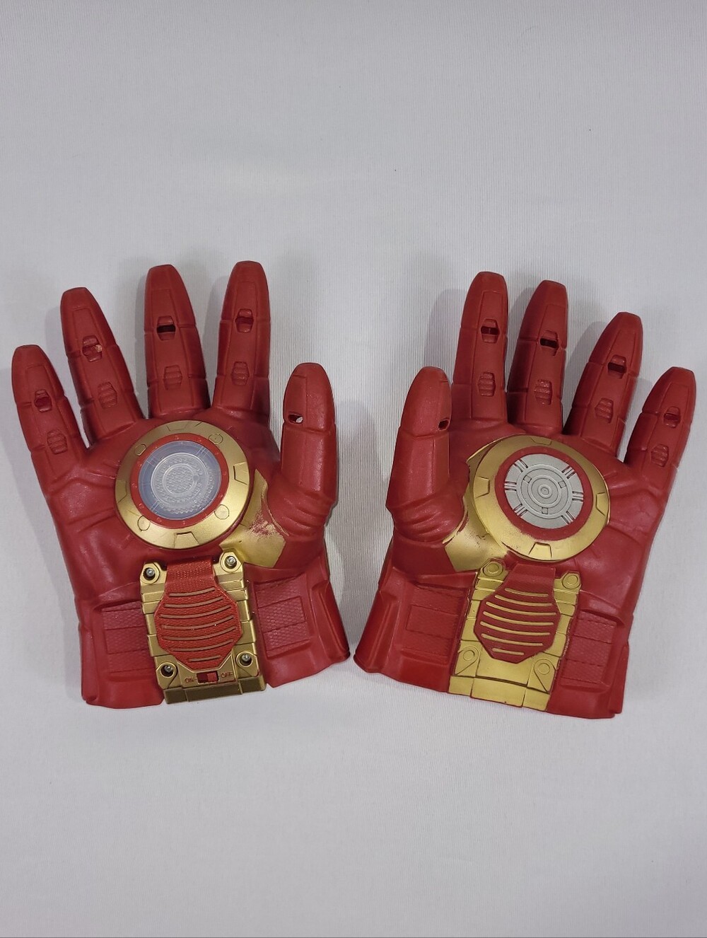 Marvel Avengers Age Ultron Iron Man Arc FX Armor Gloves by Hasbro
